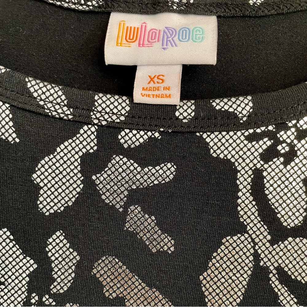 Gorgeous XS Black & Silver Floral LuLaRoe Elegant Carly Swing Dress Fits 2 to 8 - Picture 4 of 11